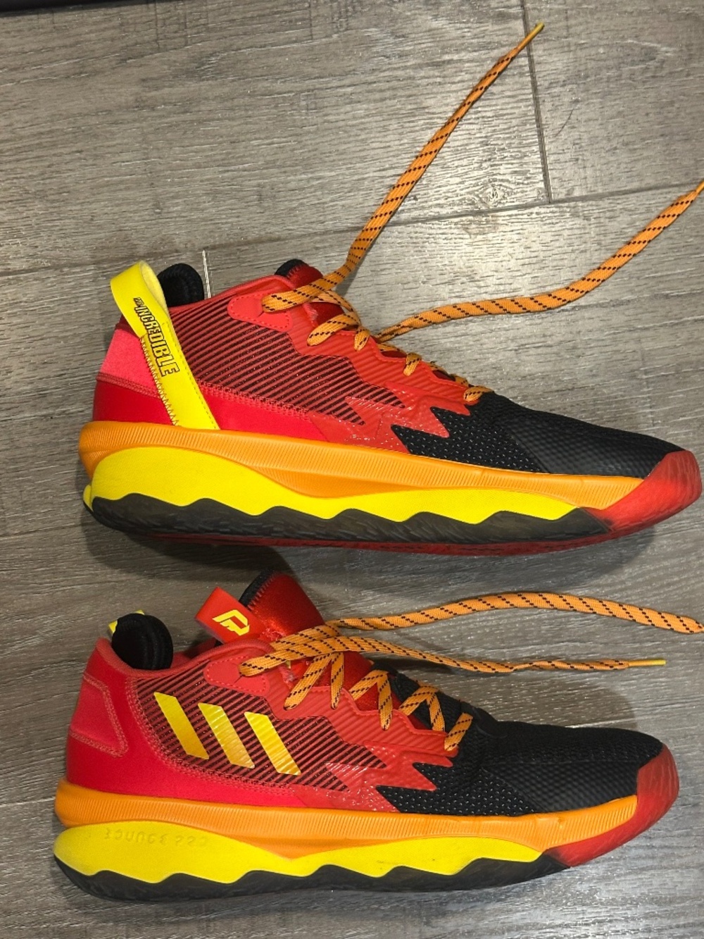 (LIKE NEW) ADIDAS basketball shoes - DAME 8 - Mr. Incredible Pixar, SIZE 11.5